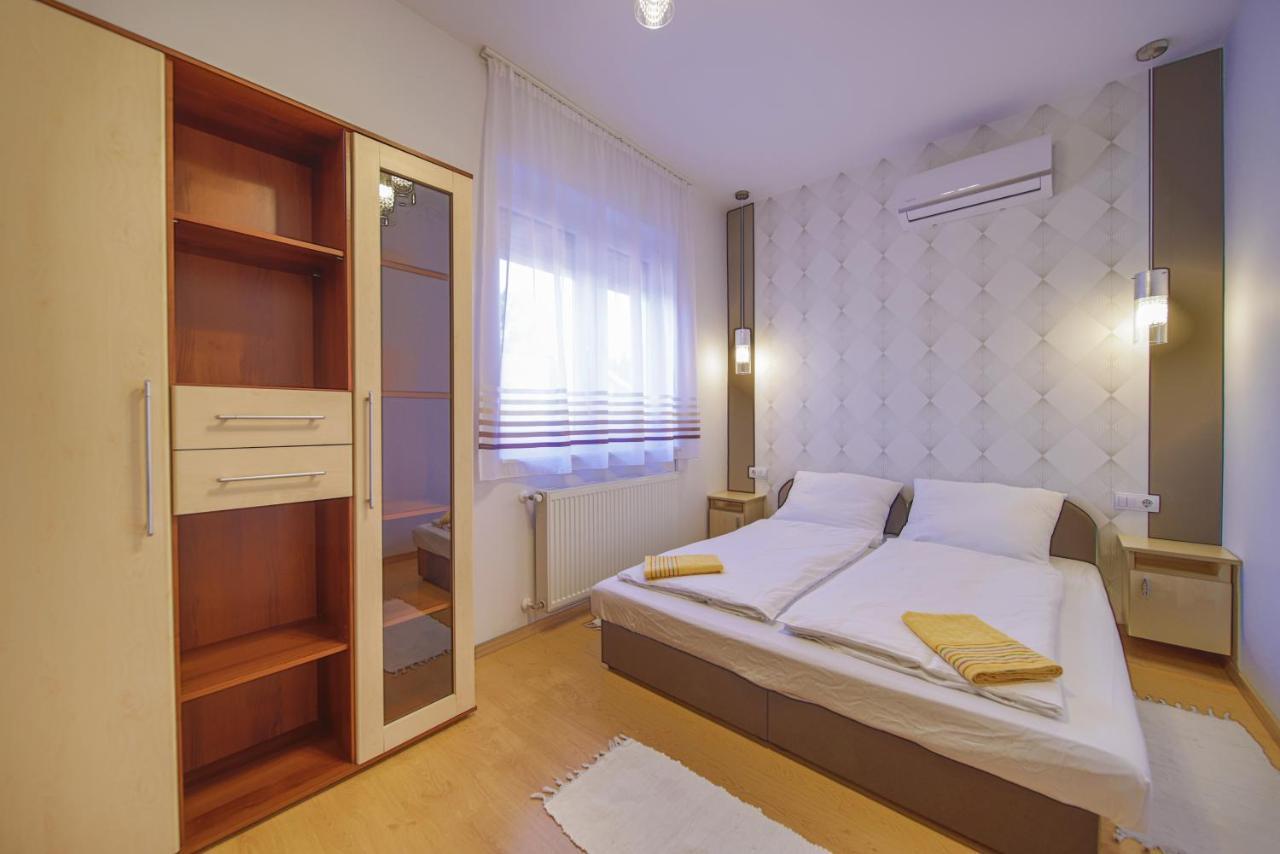 Kalvin Utcai Apartmanok Hajduszoboszlo Exterior photo