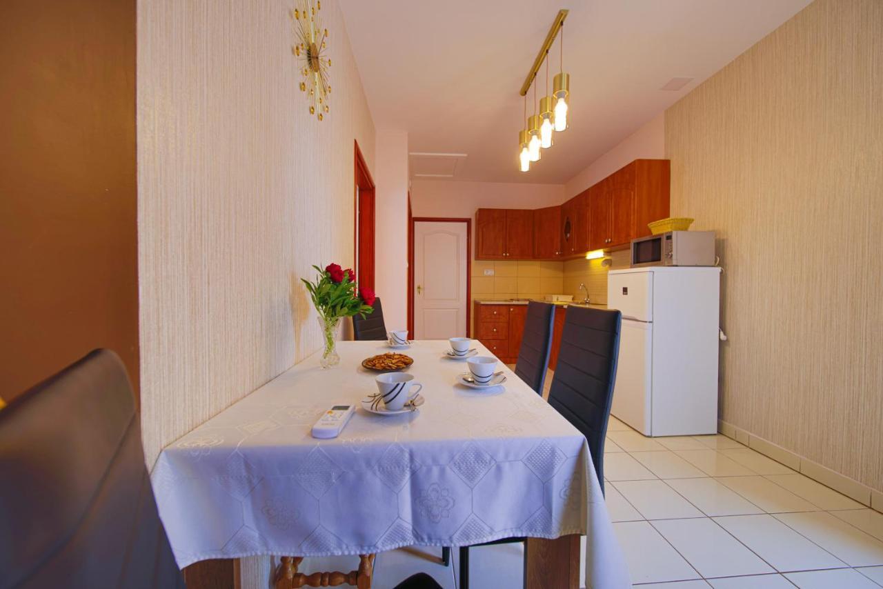 Kalvin Utcai Apartmanok Hajduszoboszlo Exterior photo