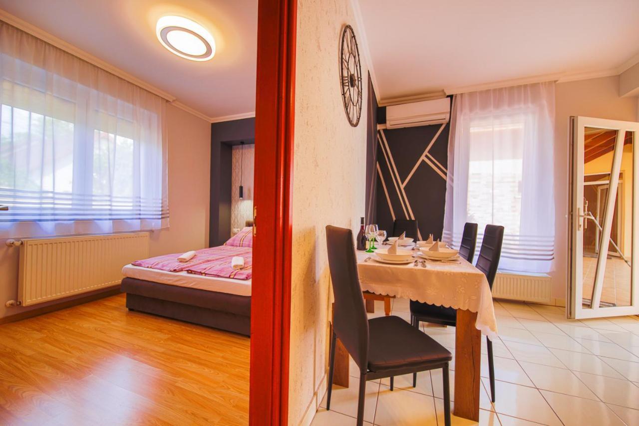 Kalvin Utcai Apartmanok Hajduszoboszlo Exterior photo